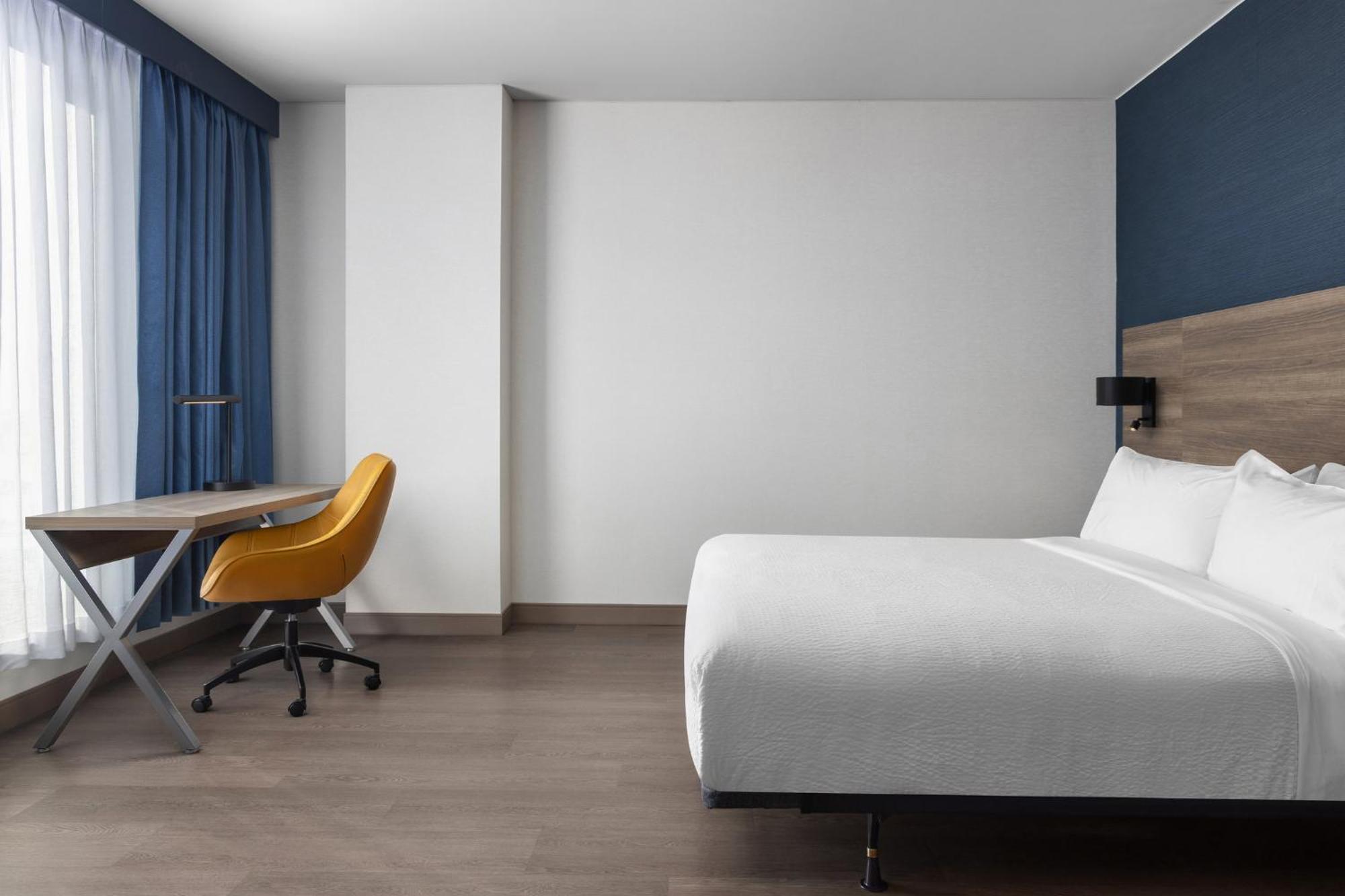 Hotel Express Airport - St-laurent By Ihg 2*